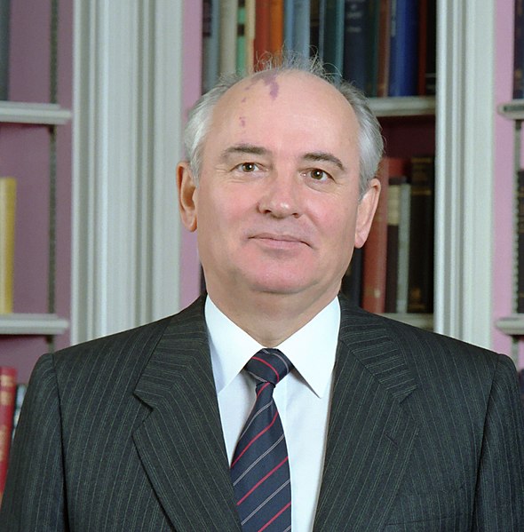 ملف:Mikhail Gorbachev 1987.jpg