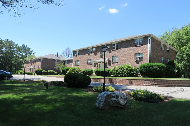 File:Millwood Apartments, Millwood MA.jpg