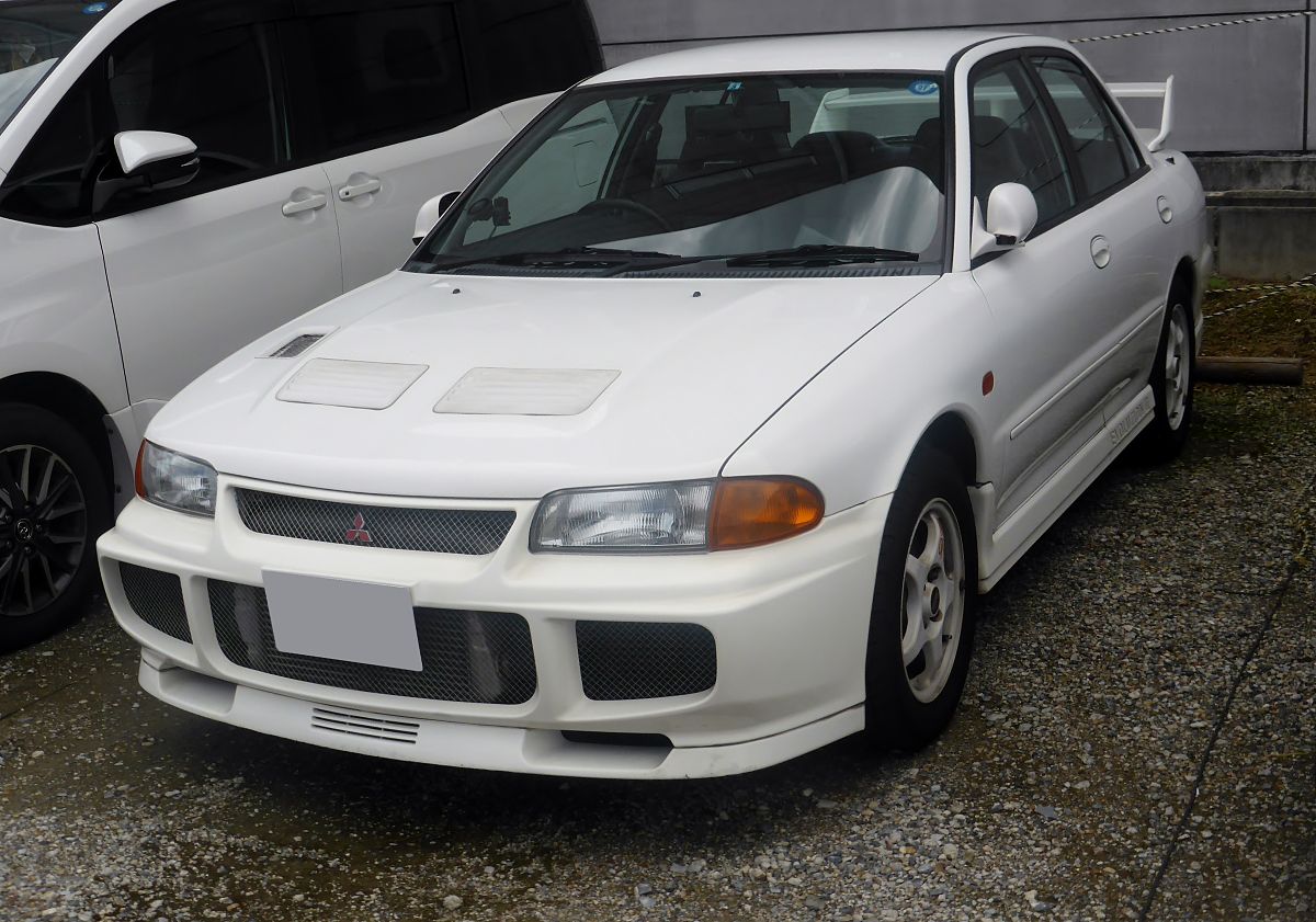 Mitsubishi LANCER GSR Evolution III (CE9A) front.JPG
