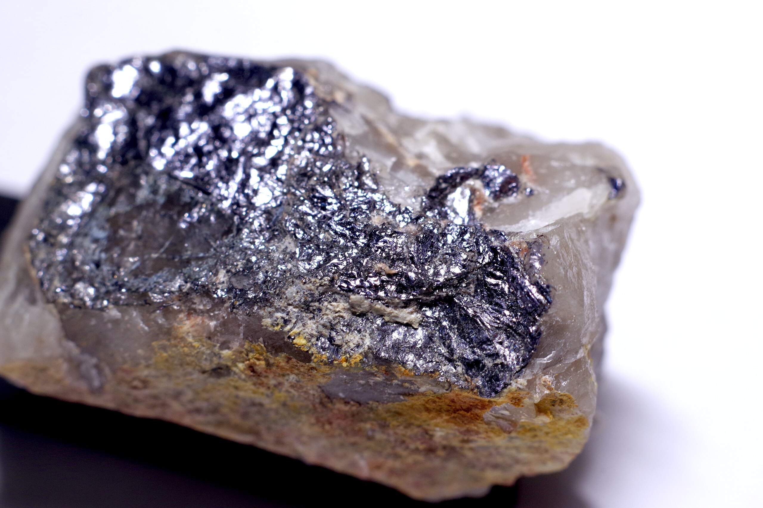 Molybdenite: Mineral information, data and localities.