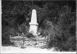 Monument en souvenir des tués de la ferme de Carmoy.