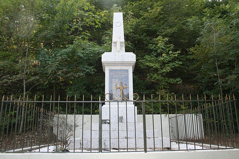 File:Moulin-Mage monument morts.JPG