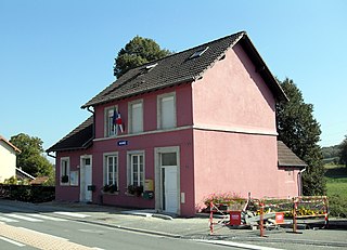 Moval est une ancienne commune française située dans le département du Territoire de Belfort en région Bourgogne-Franche-Comté. Ses habitants sont appelés les Movalois.
