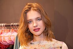 Natalia Vodianova 20090408 Etam 49.jpg