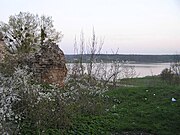 Руины замка в Новомалине над рекой Збитинка