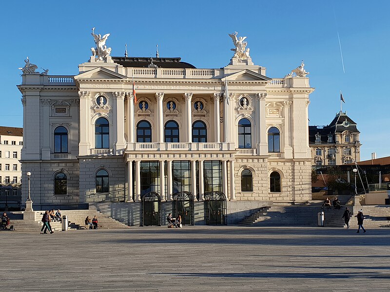 File:Opernhaus Zürich und Bernhardtheater 20180924 181729 (S9).jpg