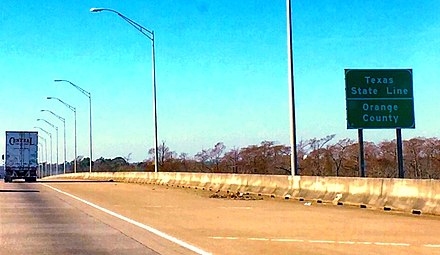 The Texas–Louisiana state line as seen from I-10
