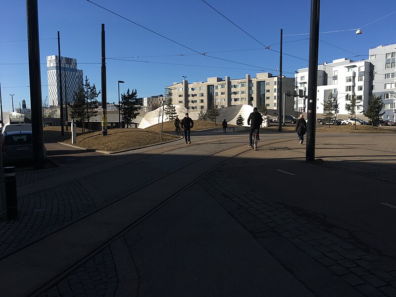 File:Pedestrians and bicyclists approach road underpass (41257090325).jpg