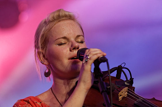 Breabach en concert à Quimper lors du festival de Cornouaille dans le Finistère, France, le 26 juillet 2012.