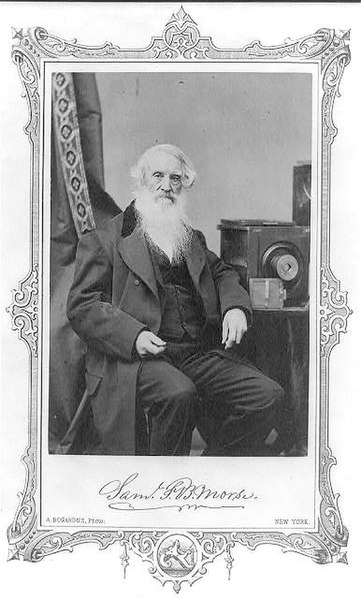 File:Photo Samuel Morse 1872 mit Kamera und Glasplatte.jpg