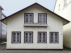 Dieses Bild zeigt ein Baudenkmal. Wohnhaus, holzverschalt Lindenstraße 17 Baujahr: um 1900