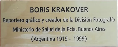 Placa del cuadro en el "Museo de los Trabajadores Evita", en homenaje a Boris Krakover