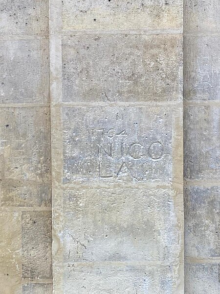 File:Place des Vosges, inscription.jpg
