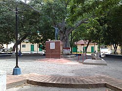 Plaza Bolívar de San Luis.JPG
