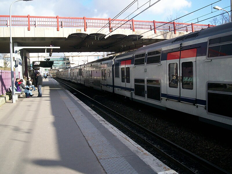 File:RER A - Gare NoisyChamps 6.JPG