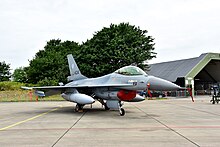 Dutch F-16AM with four MLU IFF antennas visible in front of the canopy RNLAF F-16 Fighting Falcon (27115480444).jpg