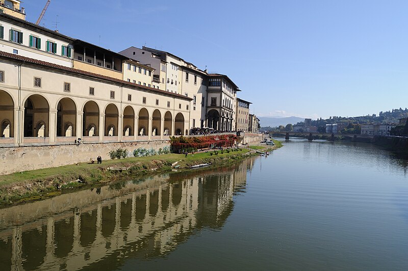 File:River Arno at Florence.JPG