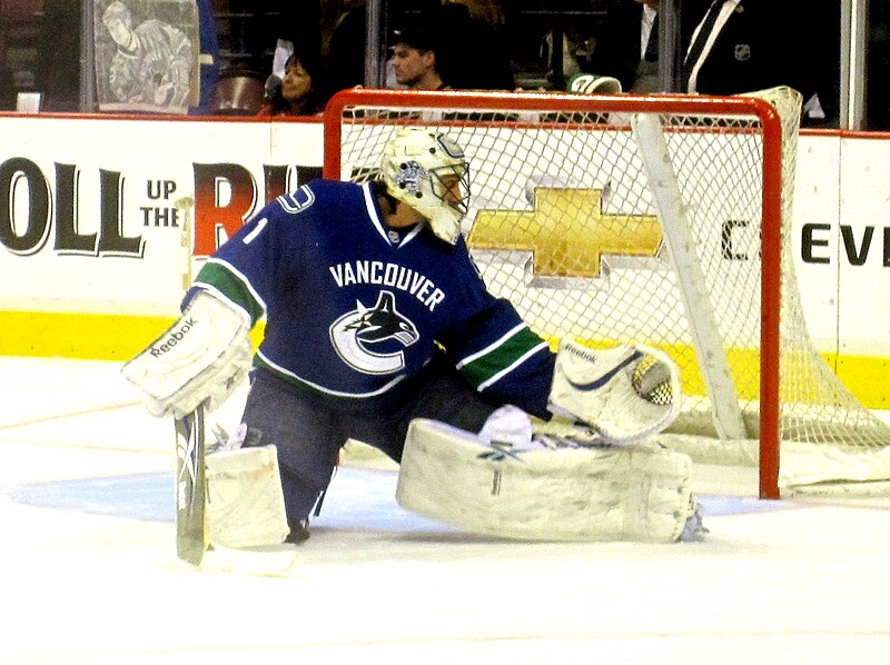 File:Roberto Luongo 03-2010.JPG