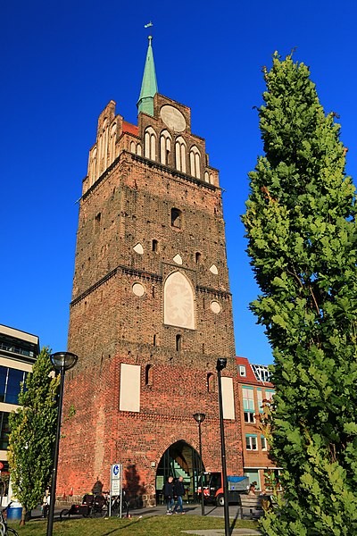 File:Rostock - Kröpeliner Tor.jpg