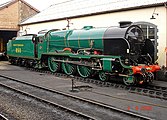 33. KWDie Dampflokomotive 850 der Lord-Nelson-Klasse (4-6-0) der Southern Railway im Bahnhof von Minehead.