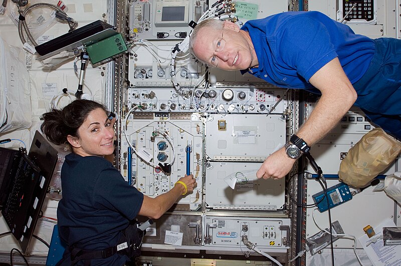 File:STS-128 ISS-20 Nicole Stott and Patrick Forrester work in the Kibo laboratory.jpg