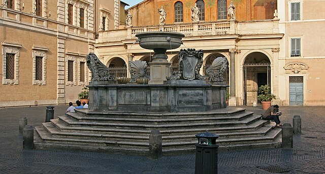 Piazza di Santa Maria in Trastevere and its distinctive fountain