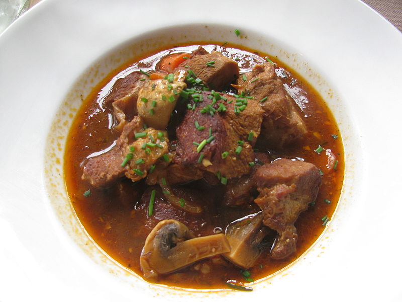 File:Sauté de veau Marengo.JPG