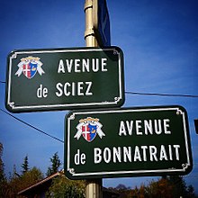 Panneaux de rue entre Sciez et Bonnatrait.