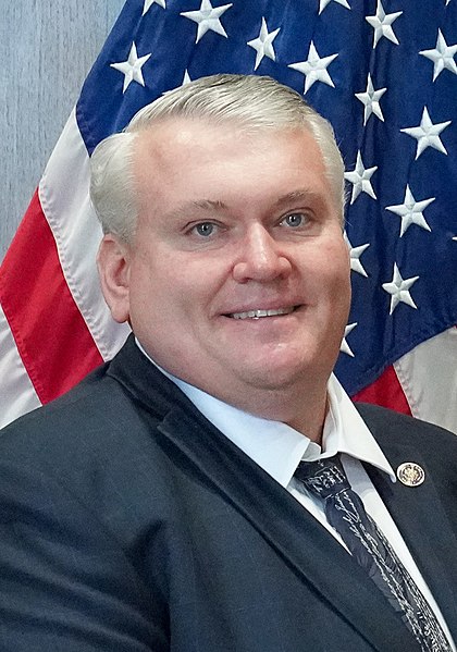 File:Senator Travis Hackworth Bill Signing, Richmond (cropped).jpg