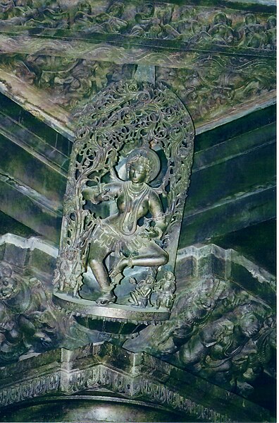 File:Shilabaalika on pillar bracket in Chennakeshava Temple at Belur1.jpg