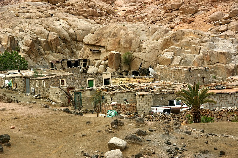 File:Sinai-Trekking-214-Dorf-2009-gje.jpg