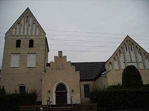 Soenderby Kirke fra syd.jpg