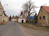 Čeština: Kaplička v Solopyskách (obec Domoušice). Okres Louny, Česká republika. English: Chapel in Solopysky village (Domoušice municipality), Louny District, Czech Republic.