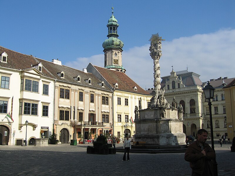 File:Sopron.Hauptplatz.jpg