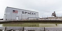 SpaceX KSC LC-39A hangar (23791728242).jpg