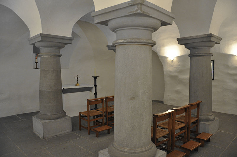 File:St Gallen Stiftskirche Ostkrypta 1.jpg