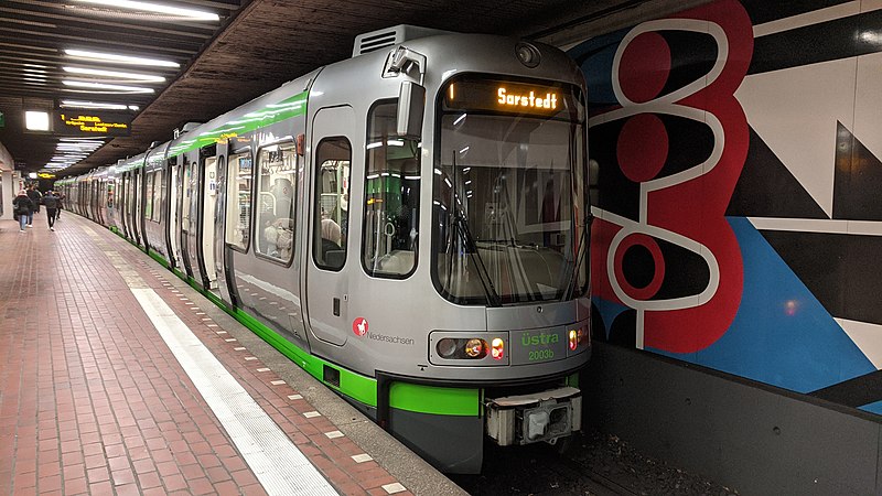 File:Stadtbahn Hannover 1 2003 Hauptbahnhof 2001240925.jpg