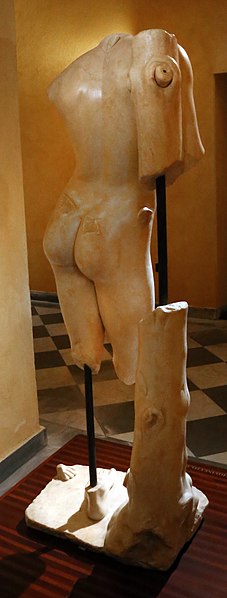 File:Statua acefala di giovinetto, II secolo 03.jpg