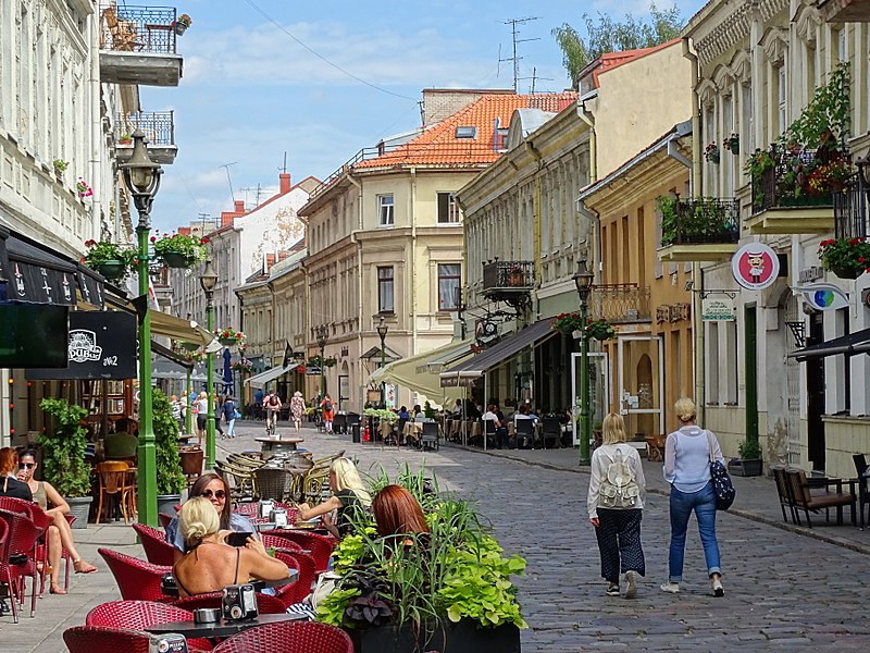 File:Street Scene along Vilniaus Gatve - Kaunas - Lithuania - 02 (27348366783).jpg