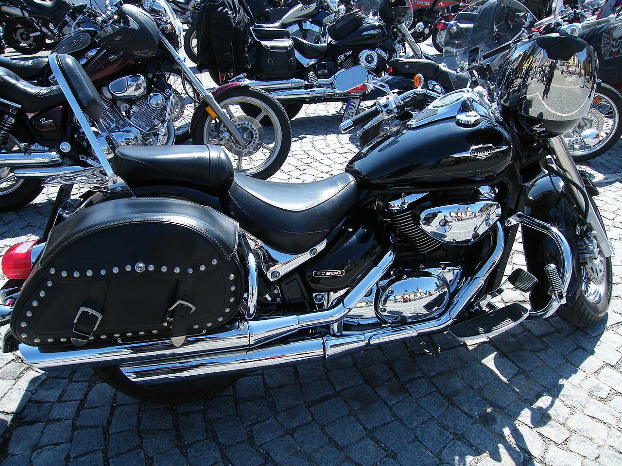 Suzuki intruder 800 hi-res stock photography and images - Alamy