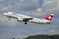 Swiss International Air Lines Airbus A320-214 HB-JLQ "Bülach" (26166638970).jpg