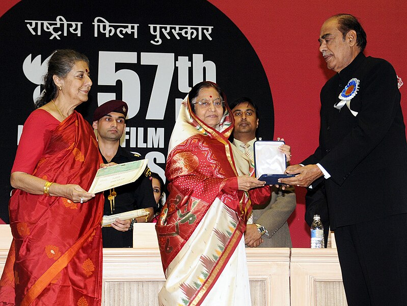 File:The President, Smt. Pratibha Devisingh Patil presenting the Dada Sahab Phalke Award 2009 to Dr. D. Ramanaidu, at the 57th National Film Awards function, in New Delhi on October 22, 2010 (cropped).jpg