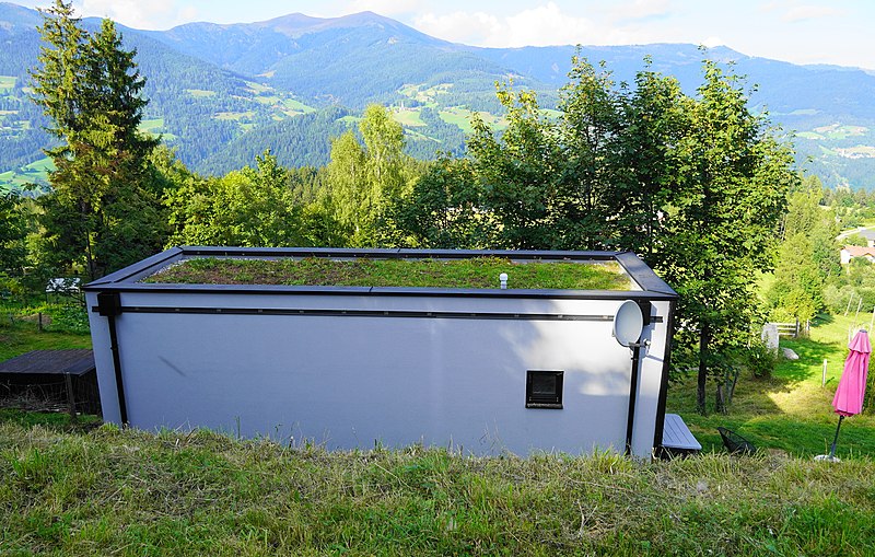 File:Tiny house auf der Kunstalm artlodge Verditz, Kärnten 02.jpg