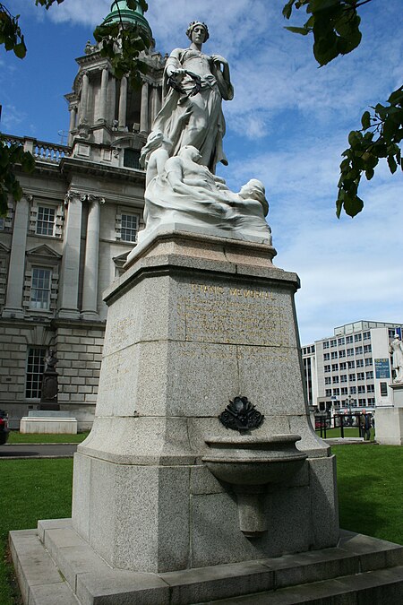 Tập_tin:Titanic_Memorial_Belfast.jpg