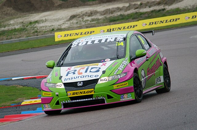 Tony Gilham driving for Team HARD in the 2012 British Touring Car Championship at Thruxton.