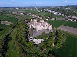 Torrechiara-Drone-2 (27270845692) .jpg