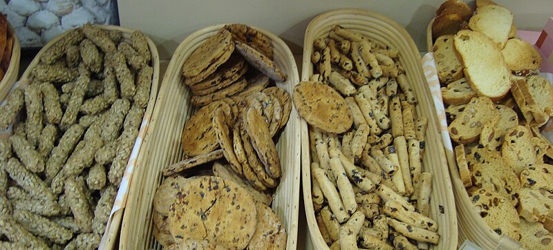 File:Traditional Cyprus bread paximadi different types.JPG