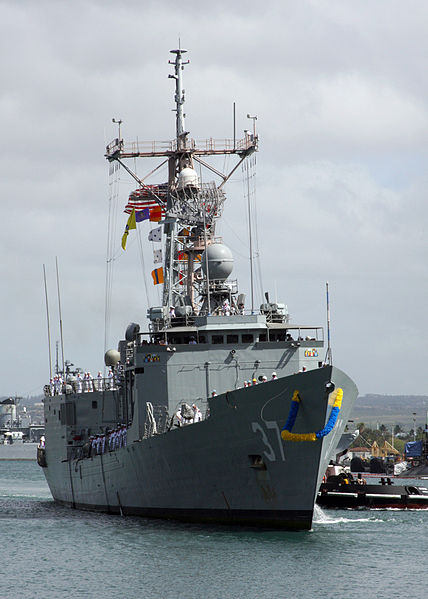 File:US Navy 080608-N-0879R-009 The guided-missile frigate USS Crommelin (FFG 37) returns from a six-month deployment to the Southern Command area of responsibility.jpg