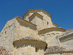 La Anunciada, ermita románica con decoración lombarda.