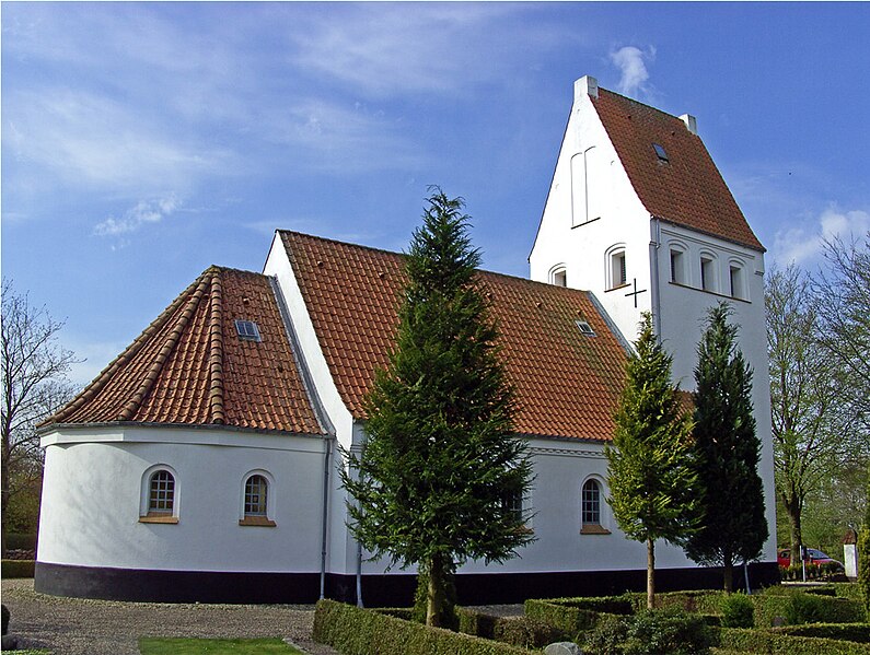 File:Urup kirke (Billund).JPG